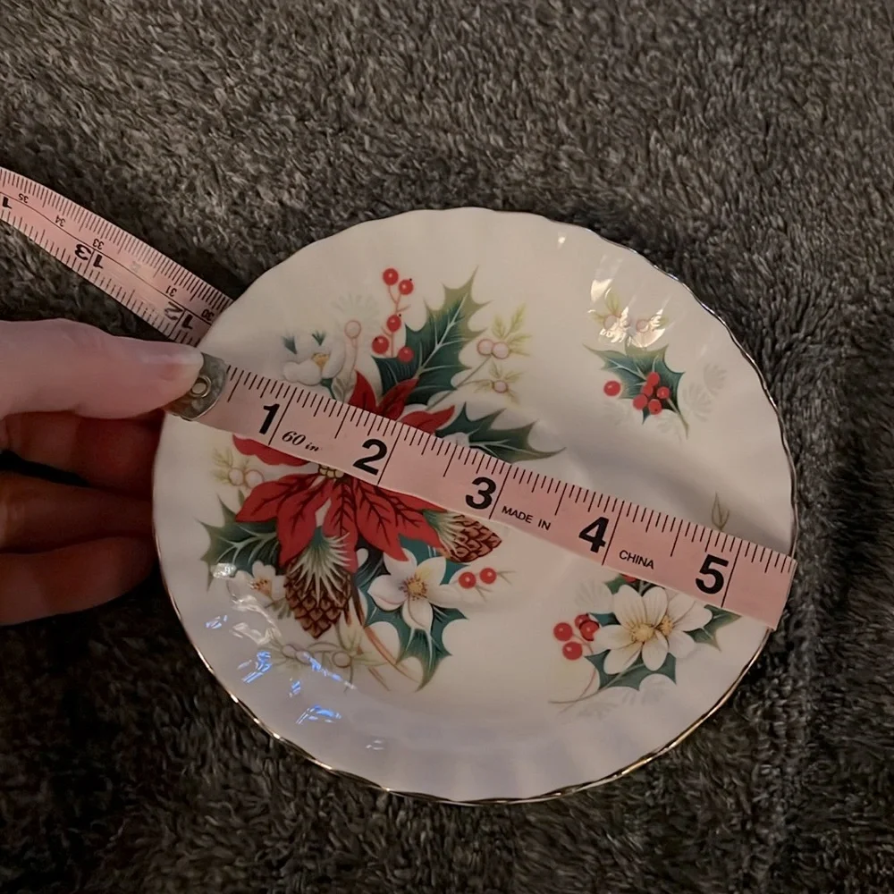 ROYAL ALBERT POINSETTIA SAUCER ONLY, BONE CHINA ENGLAND VINTAGE REPLACEMENT